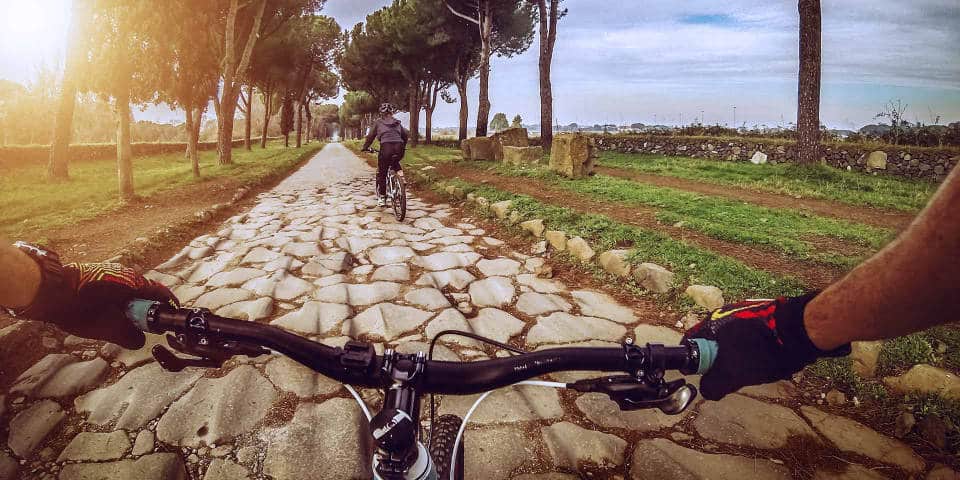 Ciclismo en Via Appia Antica en Roma