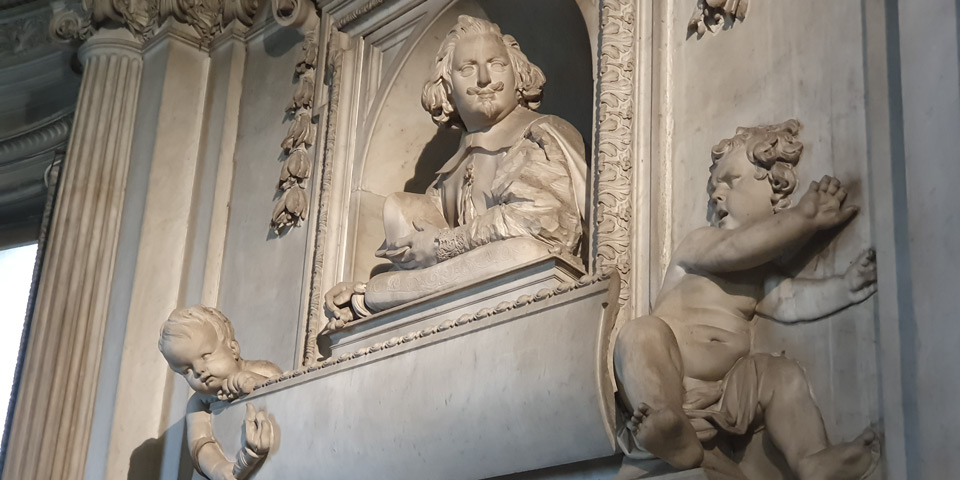 Monumento funerario de Girolamo Raimondi en la capilla Raimondi