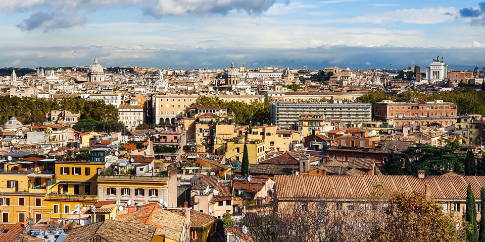 Vista desde la Real Academia de España sobre Trastevere hacia el Vittoriano
